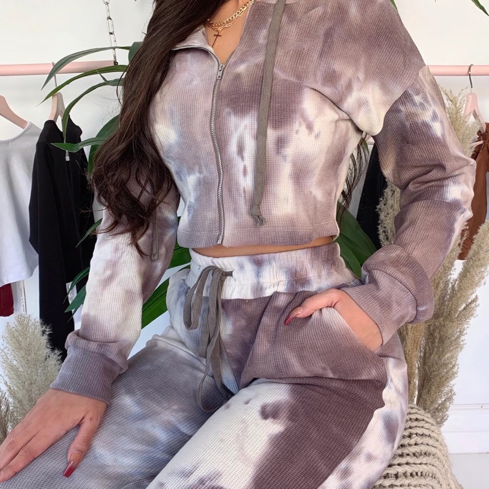 2PIECE TYE DYE JOGGER SET - SOLD TG SIZE SMALL